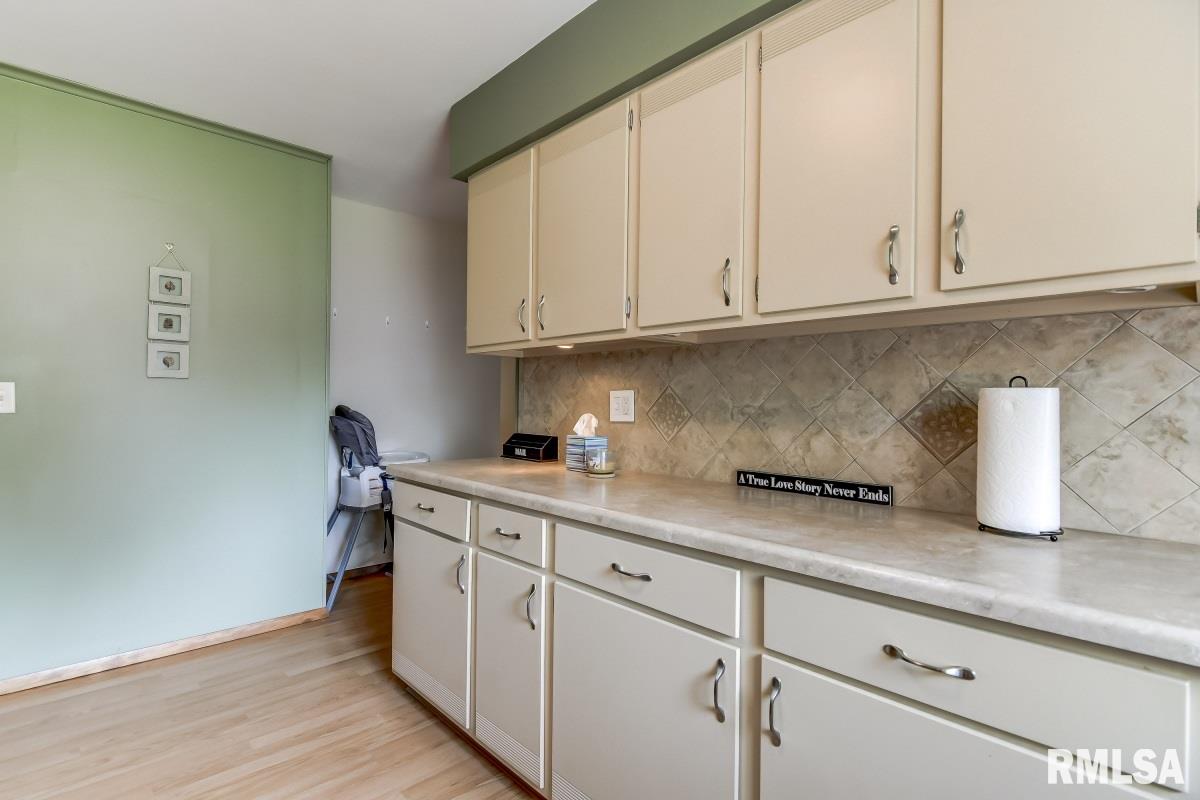 814 Kenyon Drive Springfield, IL 62704 - Photo 9 of 38 Gallery Image 9