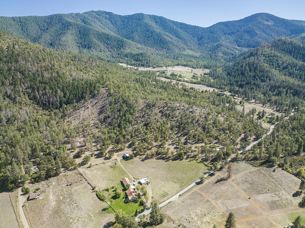 165 Hogan Road Jacksonville, OR 97530 - Photo 54 of 56 53