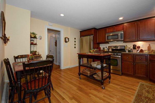 18 Landon Road Milton, MA 02186 - Photo 4 of 29 Gallery Image 4
