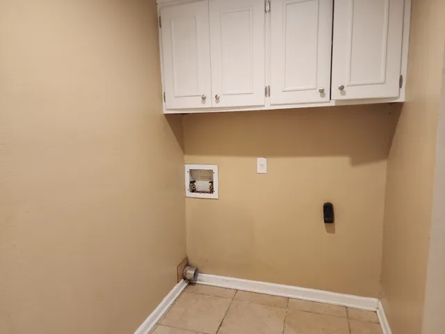 $2,050 | 807 Country Club Road, Georgetown, TX 78628