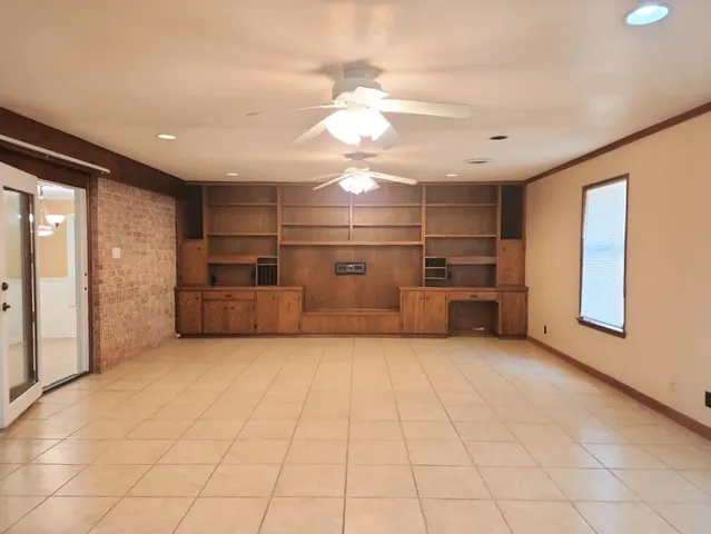 $2,050 | 807 Country Club Road, Georgetown, TX 78628