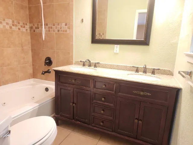 $2,050 | 807 Country Club Road, Georgetown, TX 78628