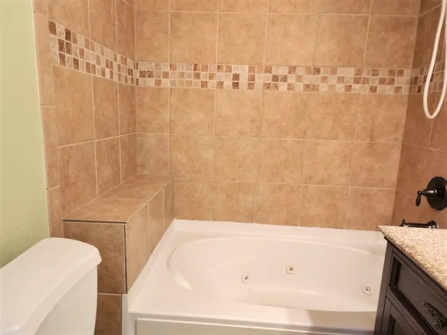 $2,050 | 807 Country Club Road, Georgetown, TX 78628