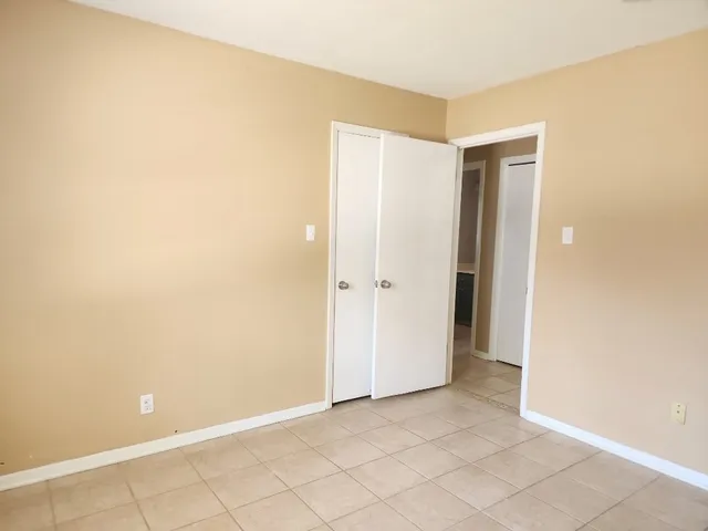 $2,050 | 807 Country Club Road, Georgetown, TX 78628