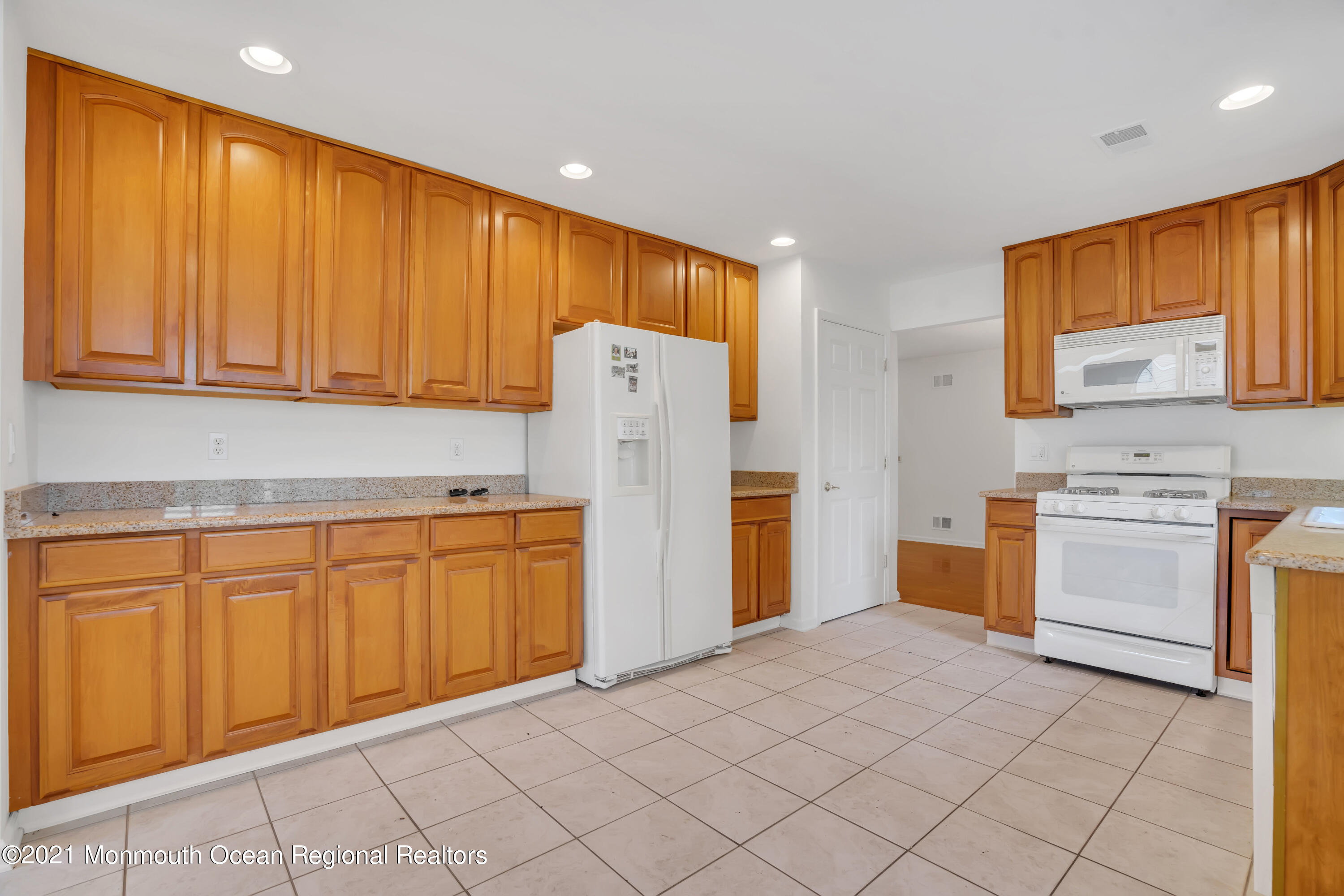 45 Winding River Road Lakewood, NJ 08701 - Photo 15 of 42 021_dsc05299
