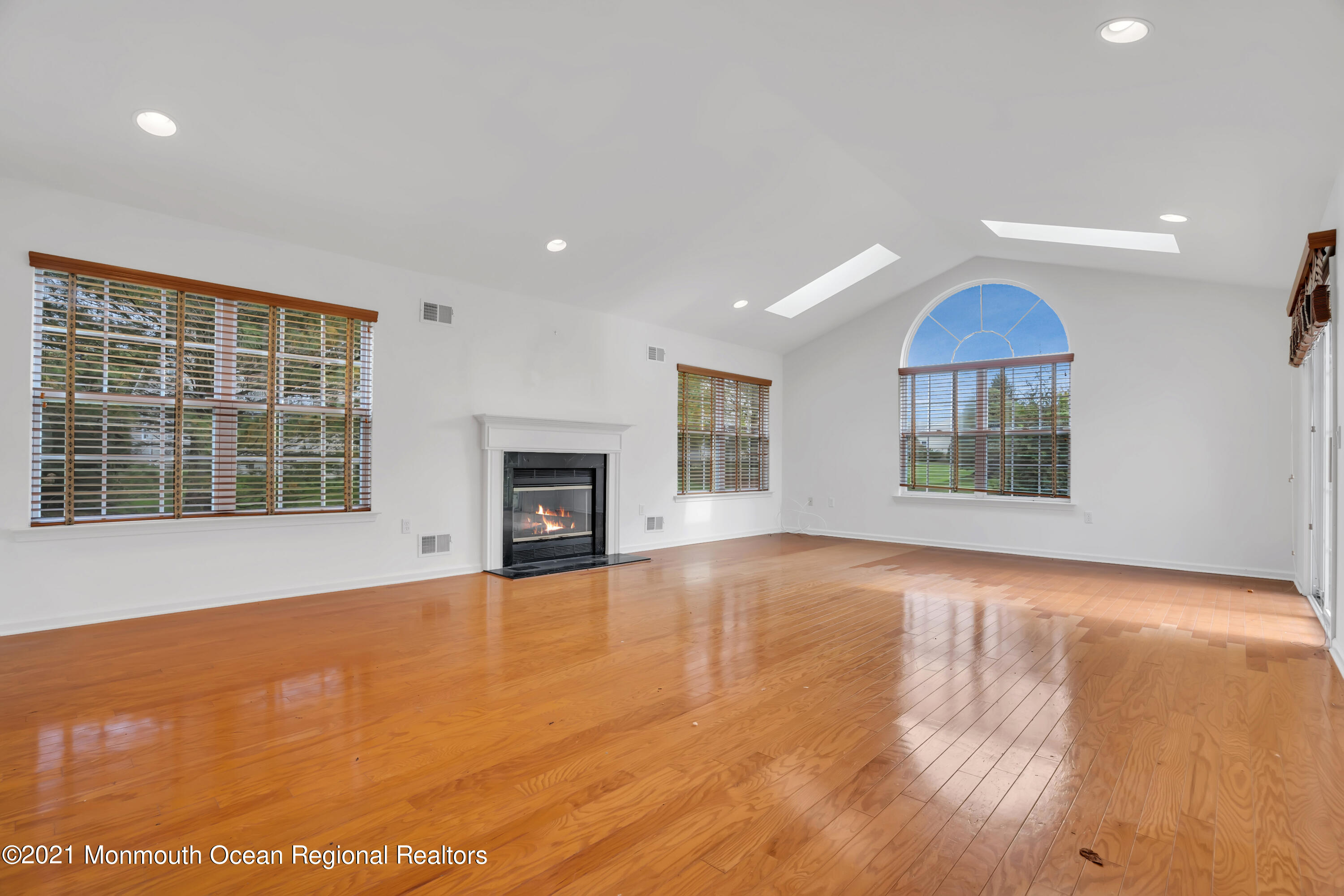 45 Winding River Road Lakewood, NJ 08701 - Photo 20 of 42 028_dsc05329-1