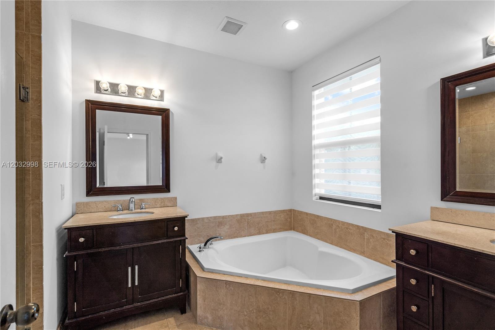 9925 Northwest 10th Street Miami, FL 33172 - Photo 24 of 51 Master Bathroom