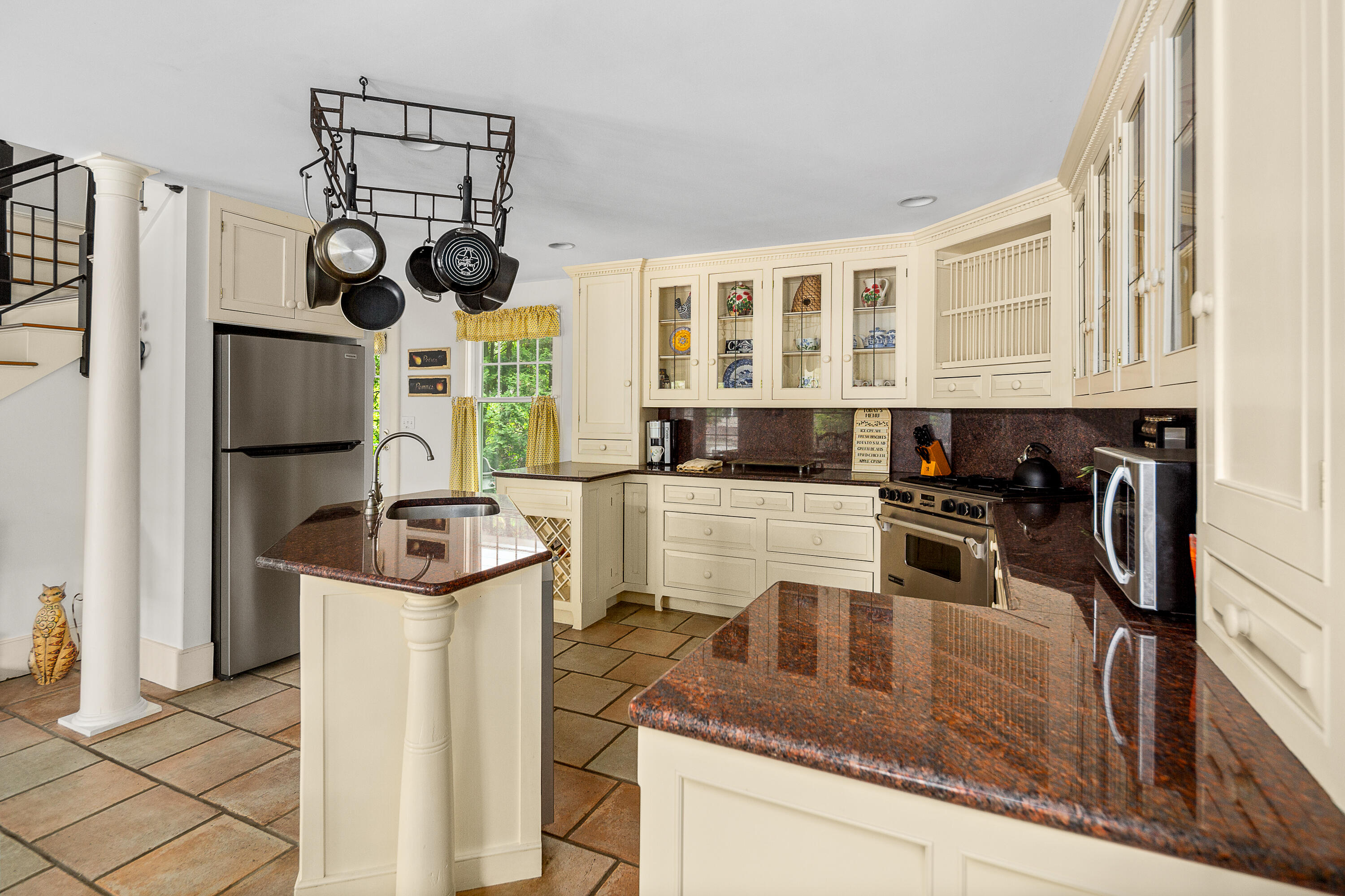 195 Beauchamp Point Road Rockport, ME 04856 - Photo 12 of 31