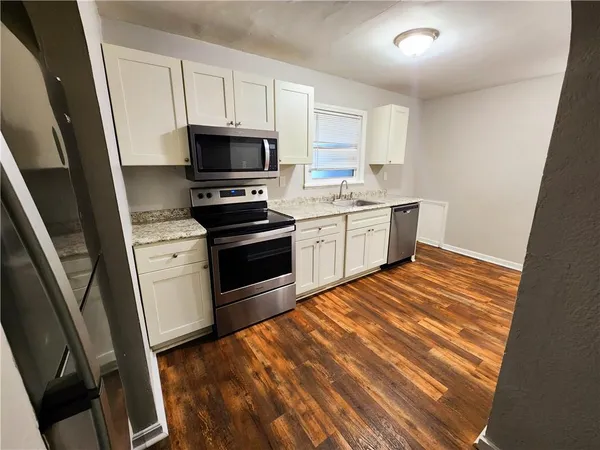 $1,195 | 422 Mill Street, Unit C, Coraopolis, PA 15108