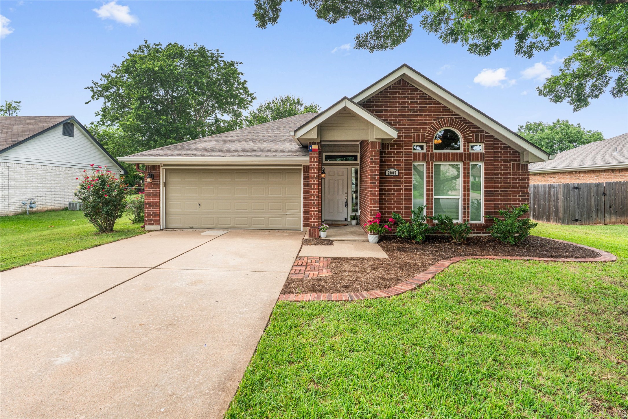 2005 East 19th Street Georgetown, TX 78626 - Photo 1 of 37