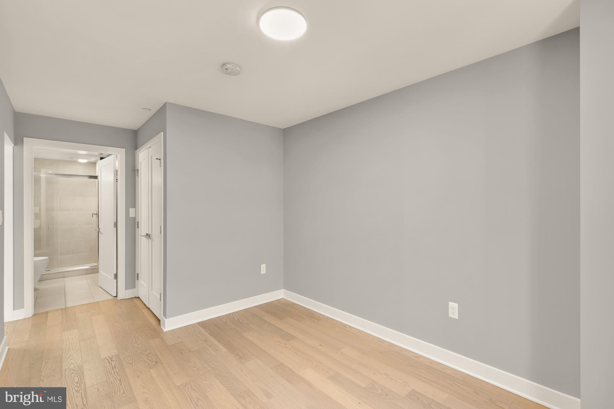 37 L Street Southeast, Unit 301 Washington, DC 20003 - Photo 20 of 37