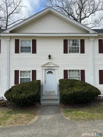 $1,995 | 18 Canterbury Arms, Unit 18, New Milford, CT 06776