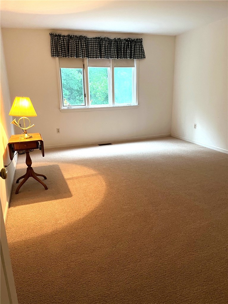 9 Circle Wood Road Rochester, NY 14625 - Photo 12 of 16 Gallery Image 12