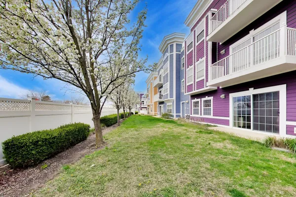 $599,000 | 235 North Whittaker Street, Unit 30, New Buffalo, MI 49117