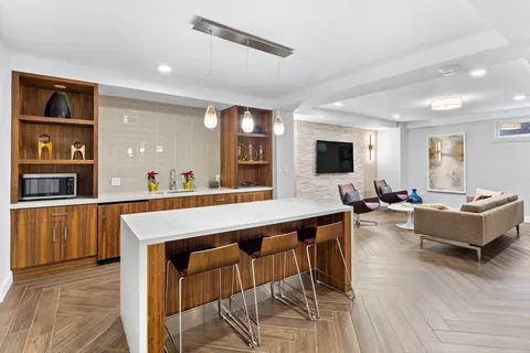 $715,000 | 771 Harrison Avenue, Unit 303, Boston, MA 02118