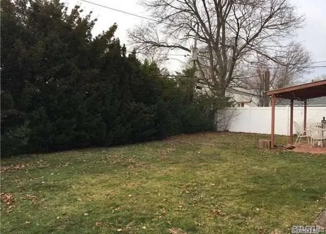 $4,100 | 161 Dartmouth Drive, Hicksville, NY 11801