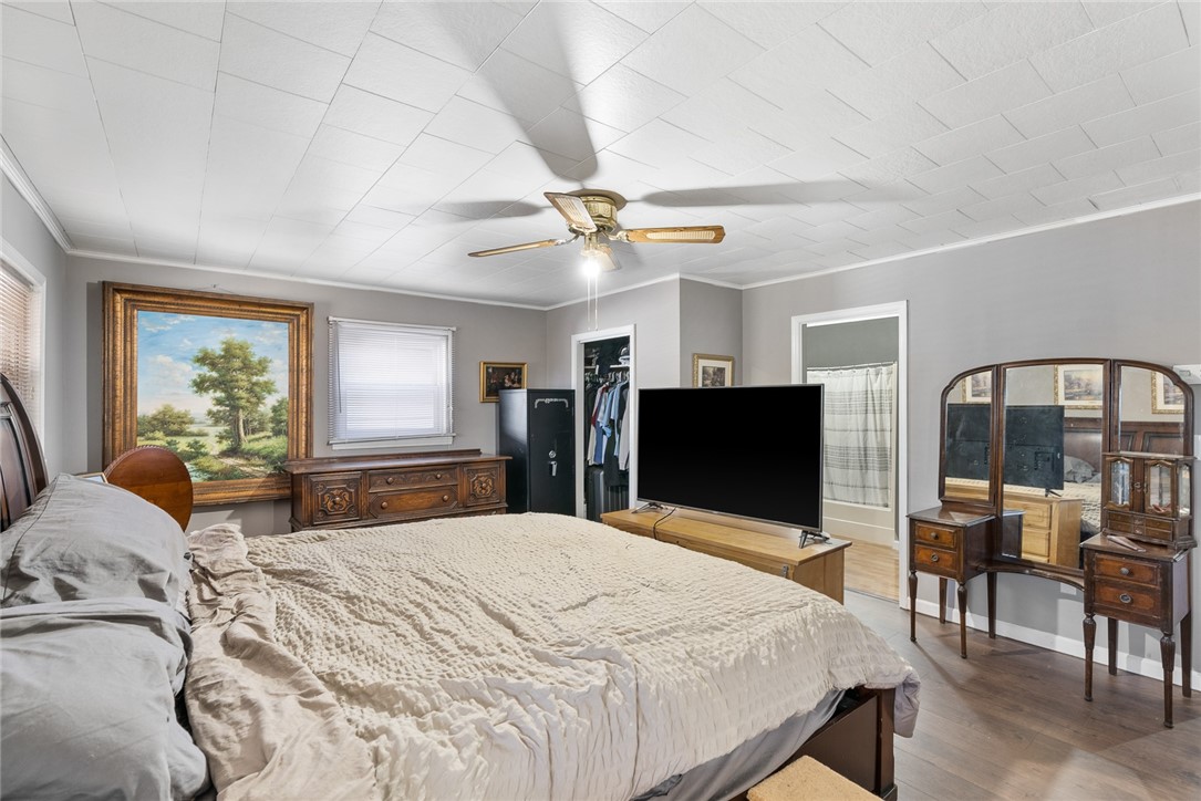138 Clearwater Shores Road Fair Play, SC 29643 - Photo 19 of 35 Master Bedroom