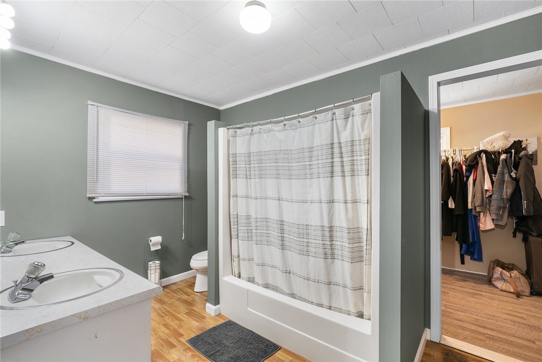 138 Clearwater Shores Road Fair Play, SC 29643 - Photo 21 of 35 Private Master Bathroom