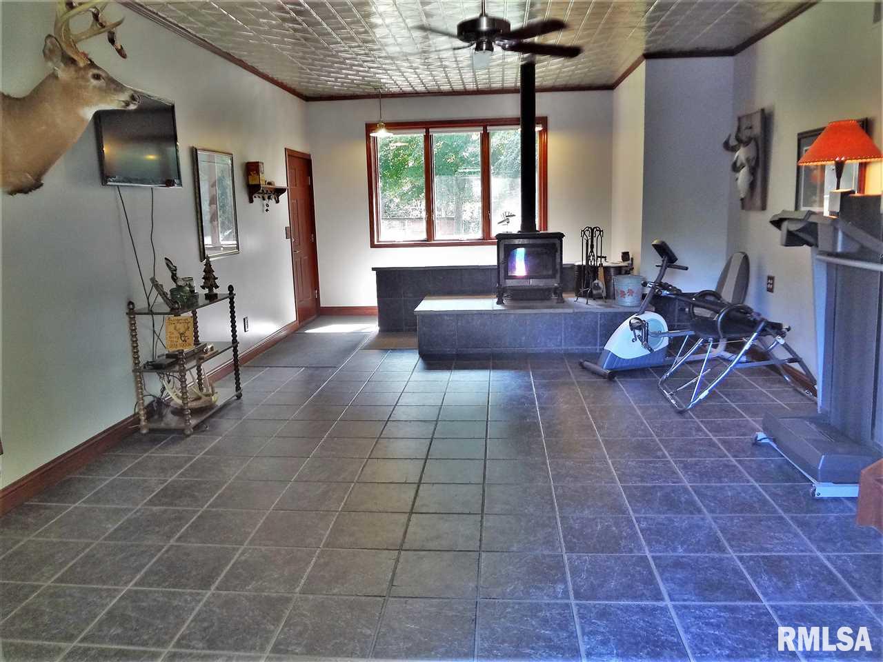 22612 North Hampton Road Chillicothe, IL 61523 - Photo 11 of 36 Gallery Image 11