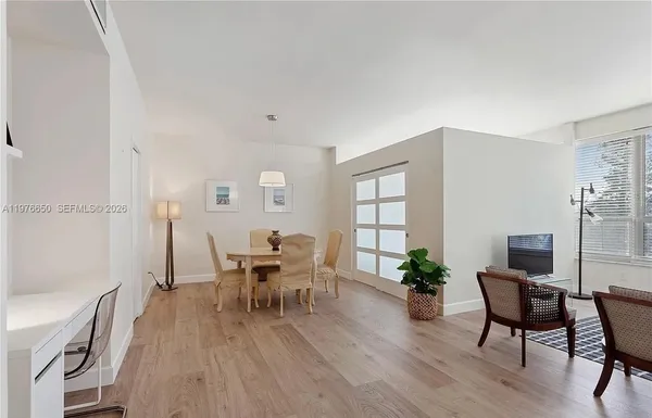 $3,375 | 4925 Collins Avenue, Unit 2H, Miami Beach, FL 33140