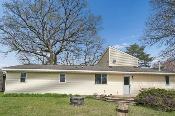 $325,000 | 26365 733rd Avenue, Dassel, MN 55325