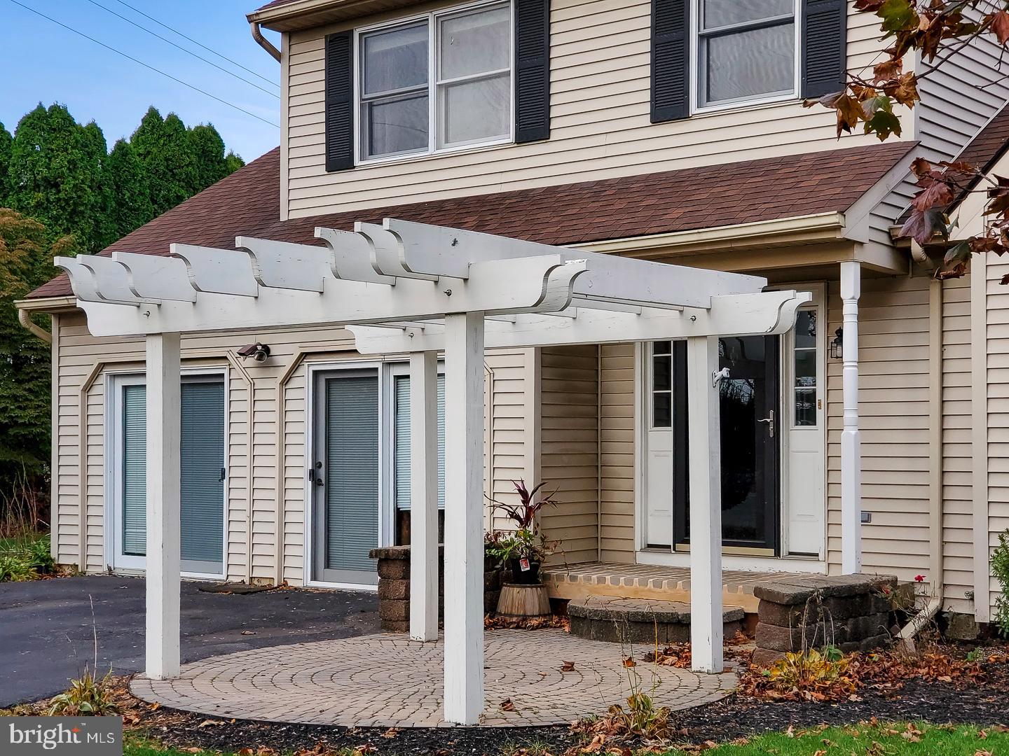 811 Hunter Road Easton, PA 18040 - Photo 2 of 24 Gallery Image 2