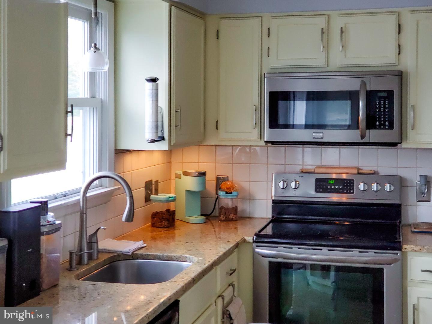 811 Hunter Road Easton, PA 18040 - Photo 7 of 24 Gallery Image 7