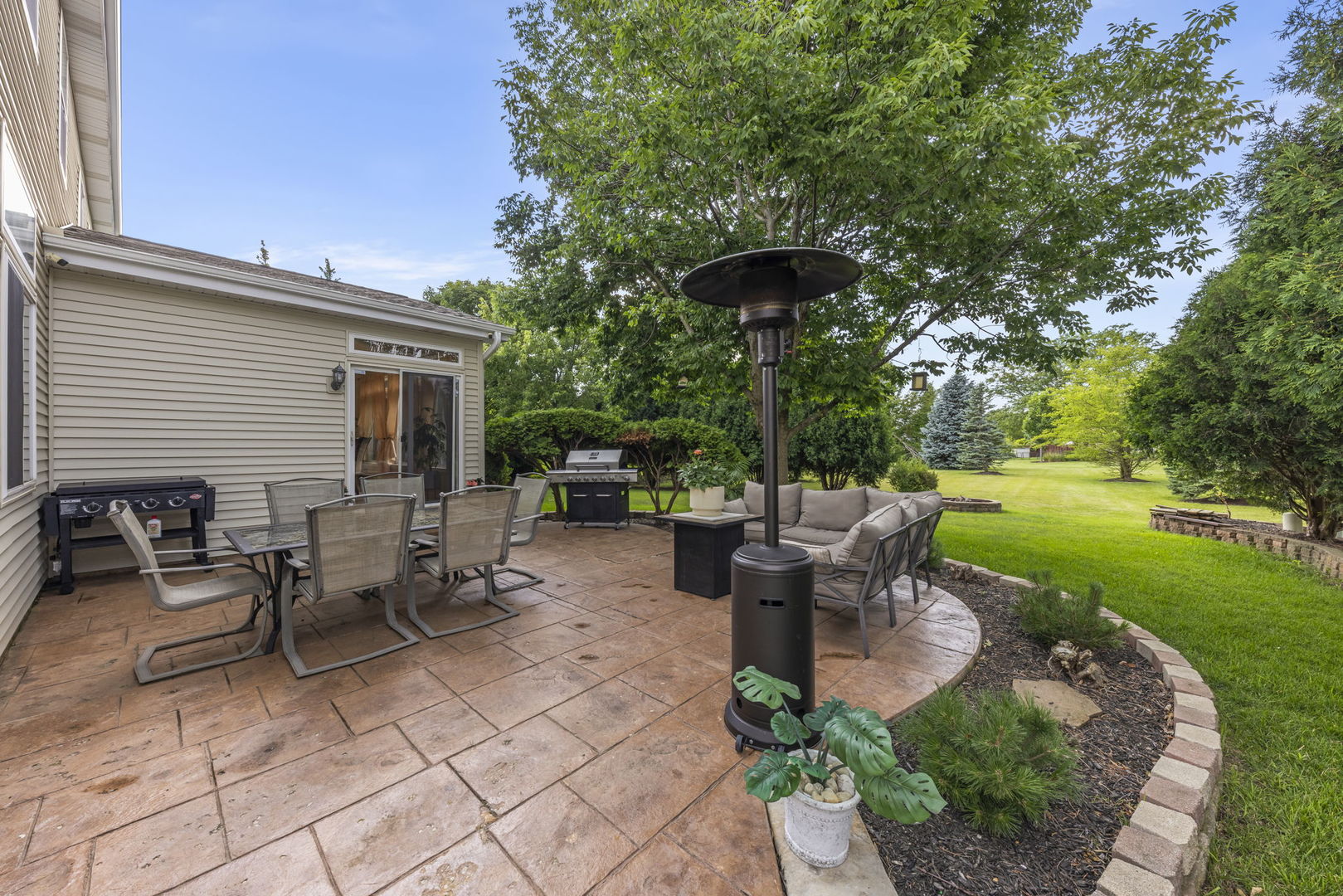 450 Raintree Drive Oswego, IL 60543 - Photo 22 of 26