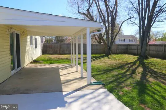 a view of a yard in front of house