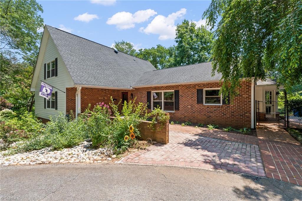 2786 Robinhood Road Winston-Salem, NC 27106 - Photo 3 of 26