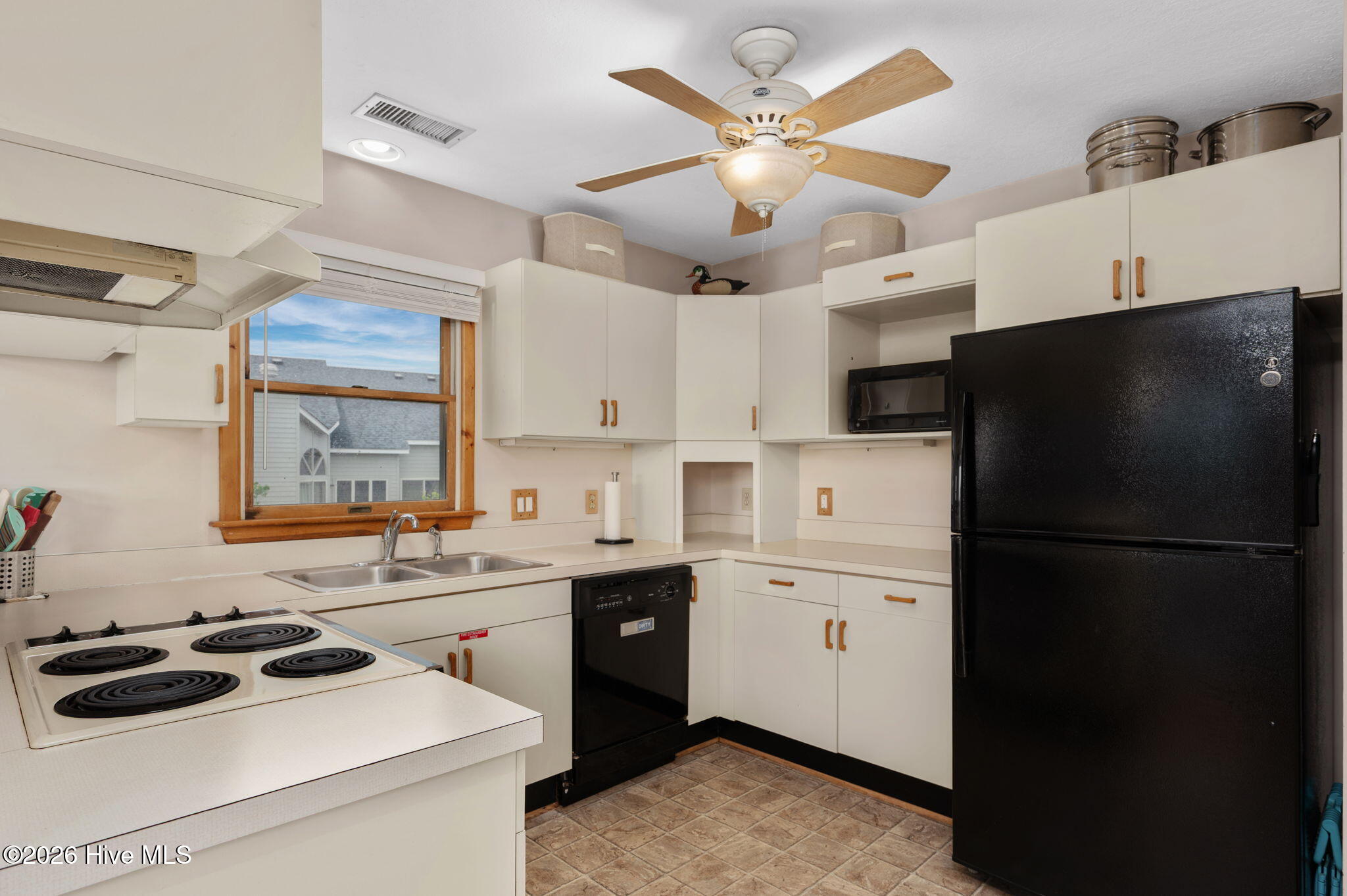 120 Jaycrest Road Duck, NC 27949 - Photo 10 of 77 12-web-or-mls-120-Jaycrest-TL-Kitchen-V2