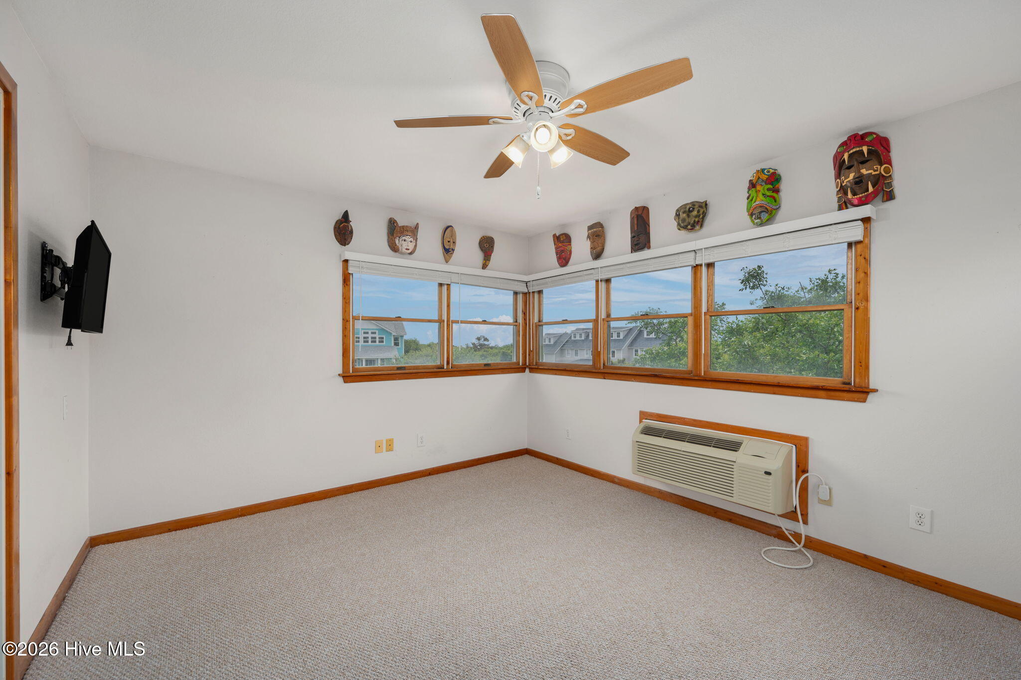120 Jaycrest Road Duck, NC 27949 - Photo 25 of 77 25-web-or-mls-120-Jaycrest-TL-Sunroom