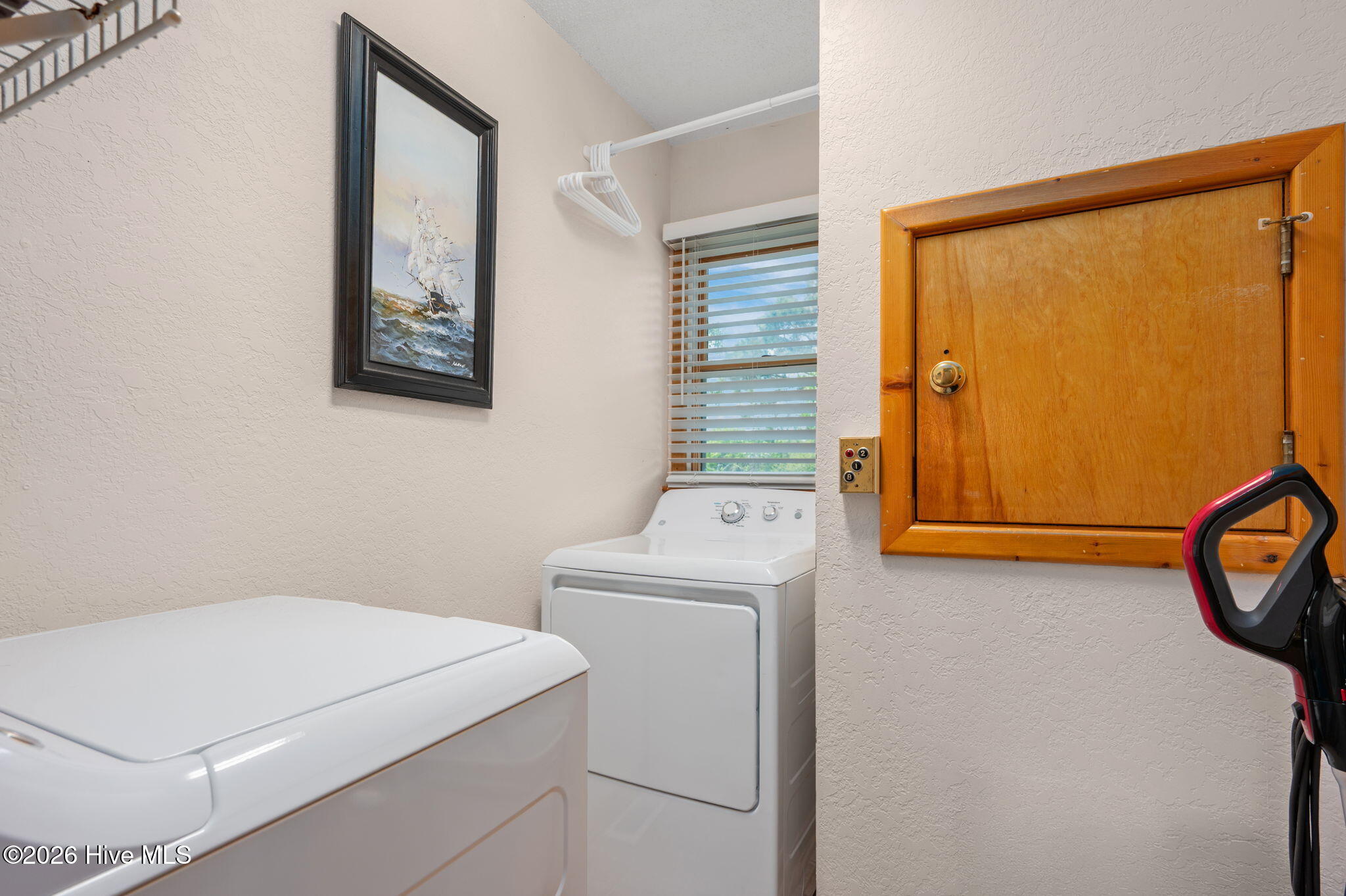 120 Jaycrest Road Duck, NC 27949 - Photo 55 of 77 51-web-or-mls-120-Jaycrest-ML-Laundry