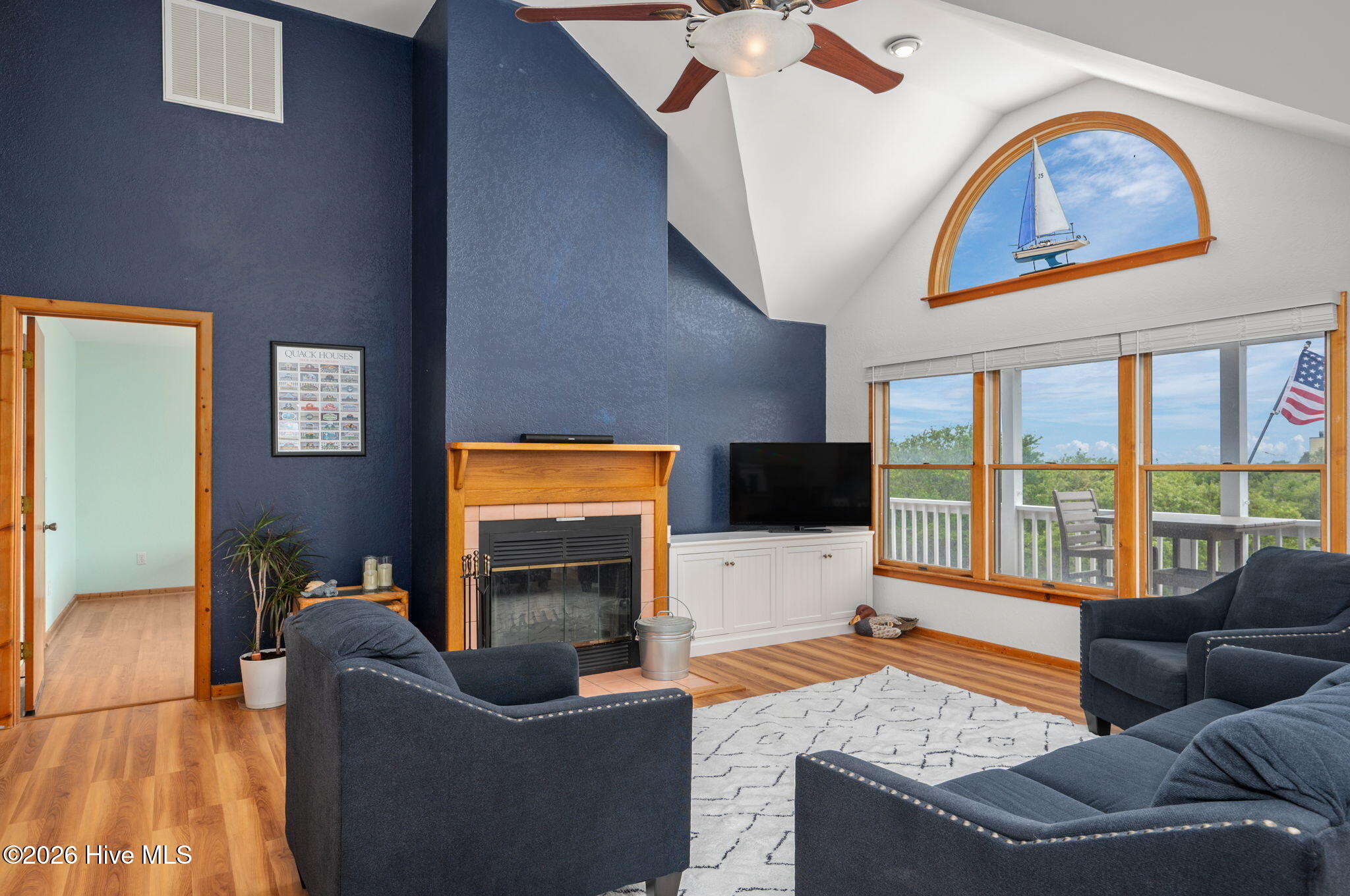 120 Jaycrest Road Duck, NC 27949 - Photo 3 of 77 4-web-or-mls-120-Jaycrest-TL-Living