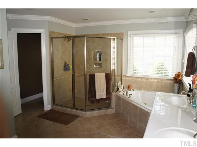 8300 Cazavini Court Raleigh, NC 27613 - Photo 13 of 25 Master Bath/Spa