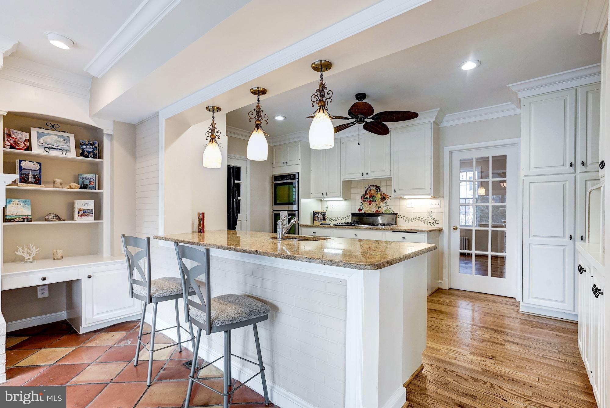 1915 Windsor Road Alexandria, VA 22307 - Photo 14 of 51 Kitchen Breakfast Bar