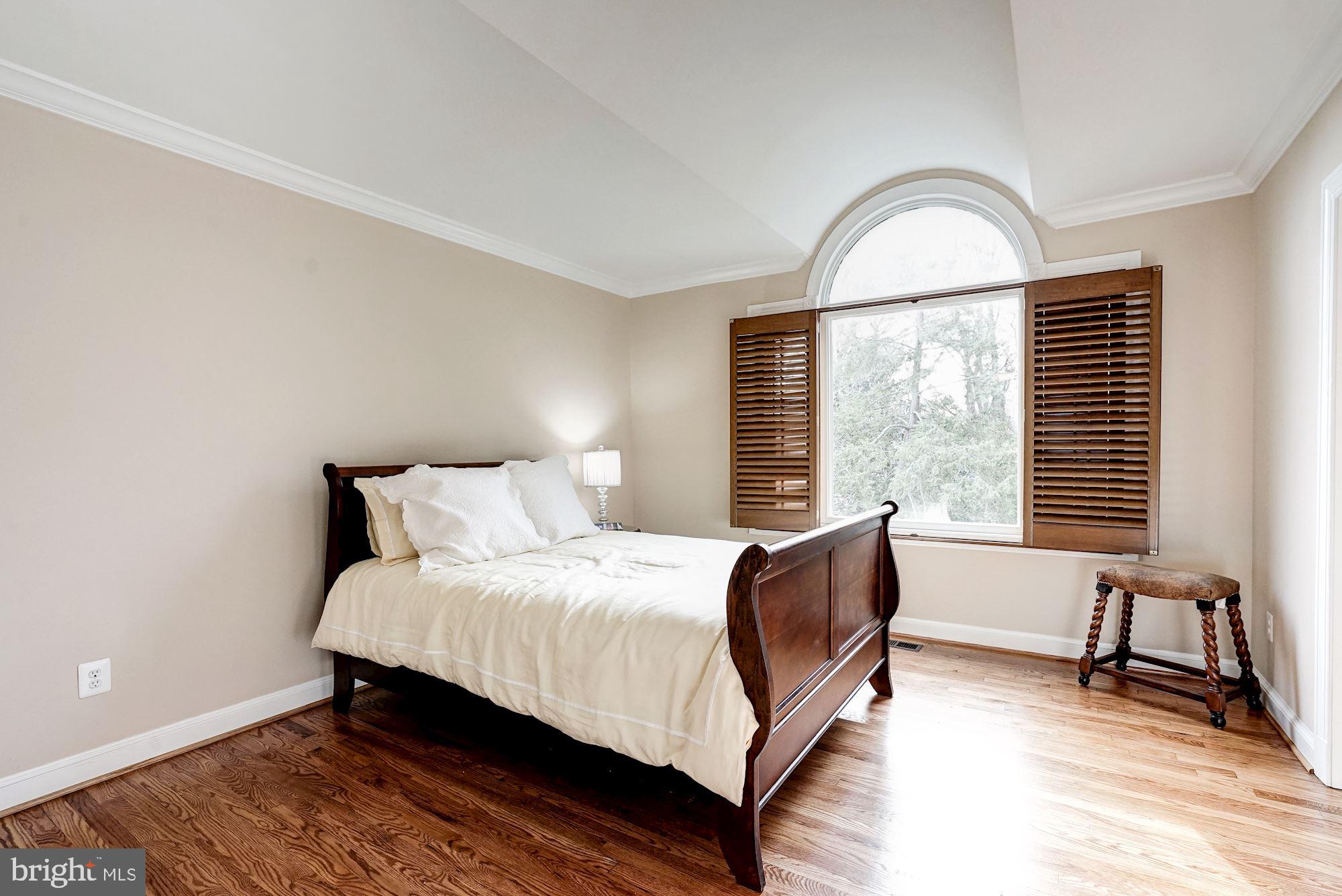 1915 Windsor Road Alexandria, VA 22307 - Photo 22 of 51 Master Bedroom