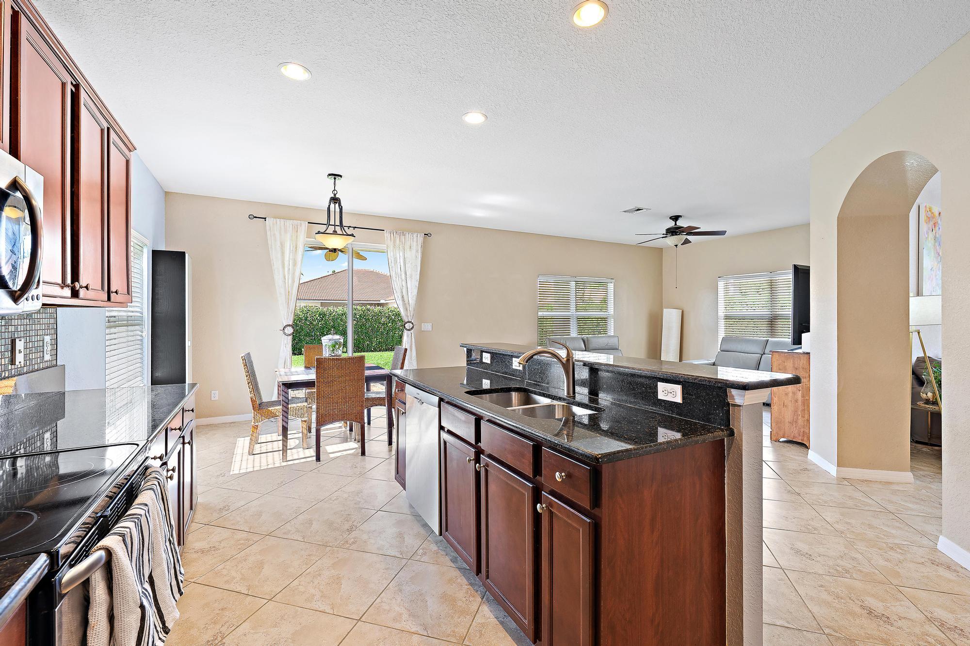 196 Behring Way Jupiter, FL 33458 - Photo 6 of 75 Kitchen