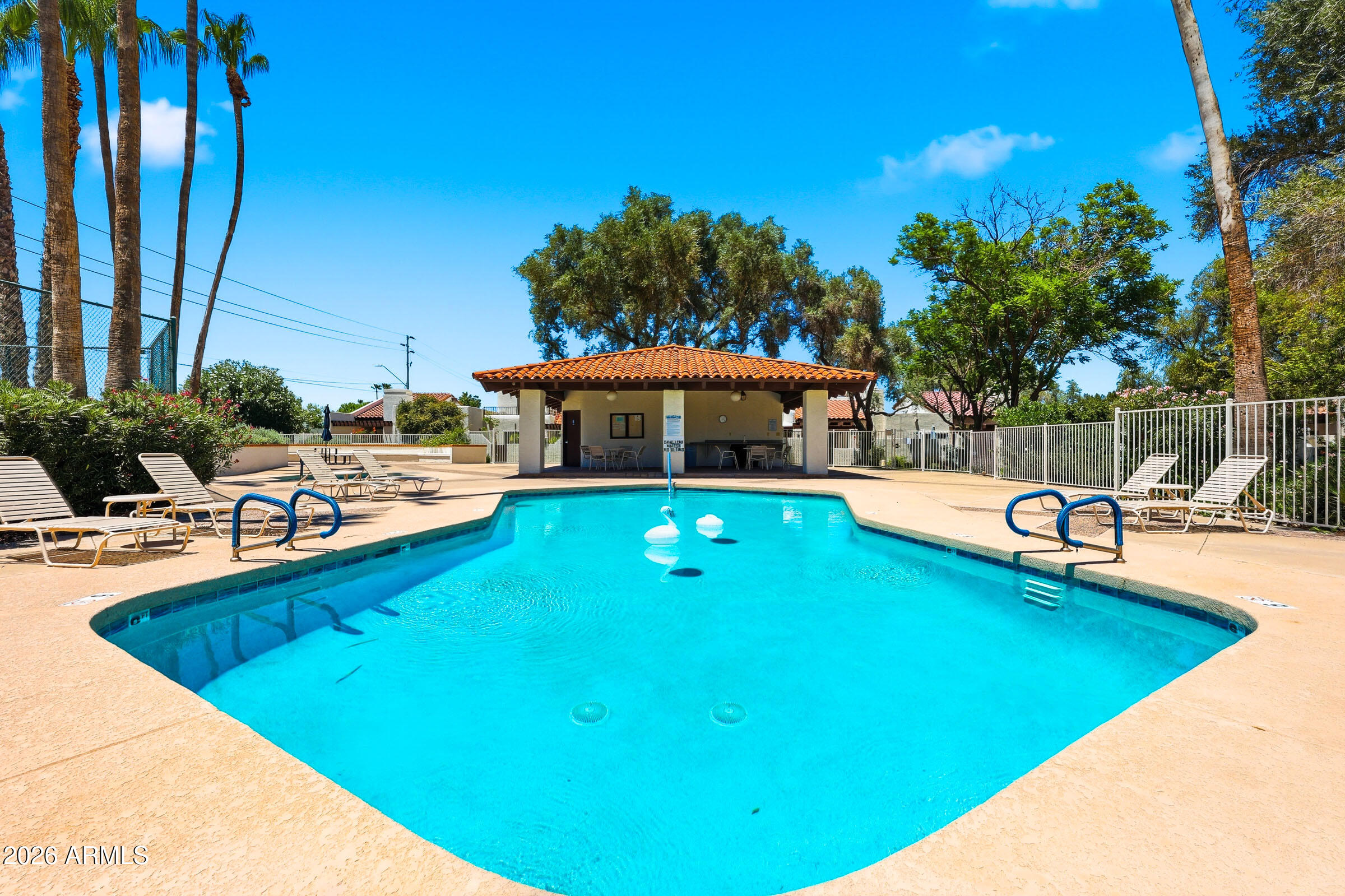 11629 North 40th Way Phoenix, AZ 85028 - Photo 27 of 34 11629 N 40th Way