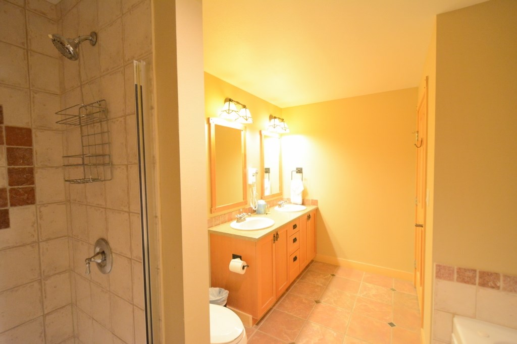 910 Copper Road, Unit 505 Frisco, CO 80443 - Photo 16 of 25 Master bath #2 with deep soaker tub, separate shower & double vanities!
