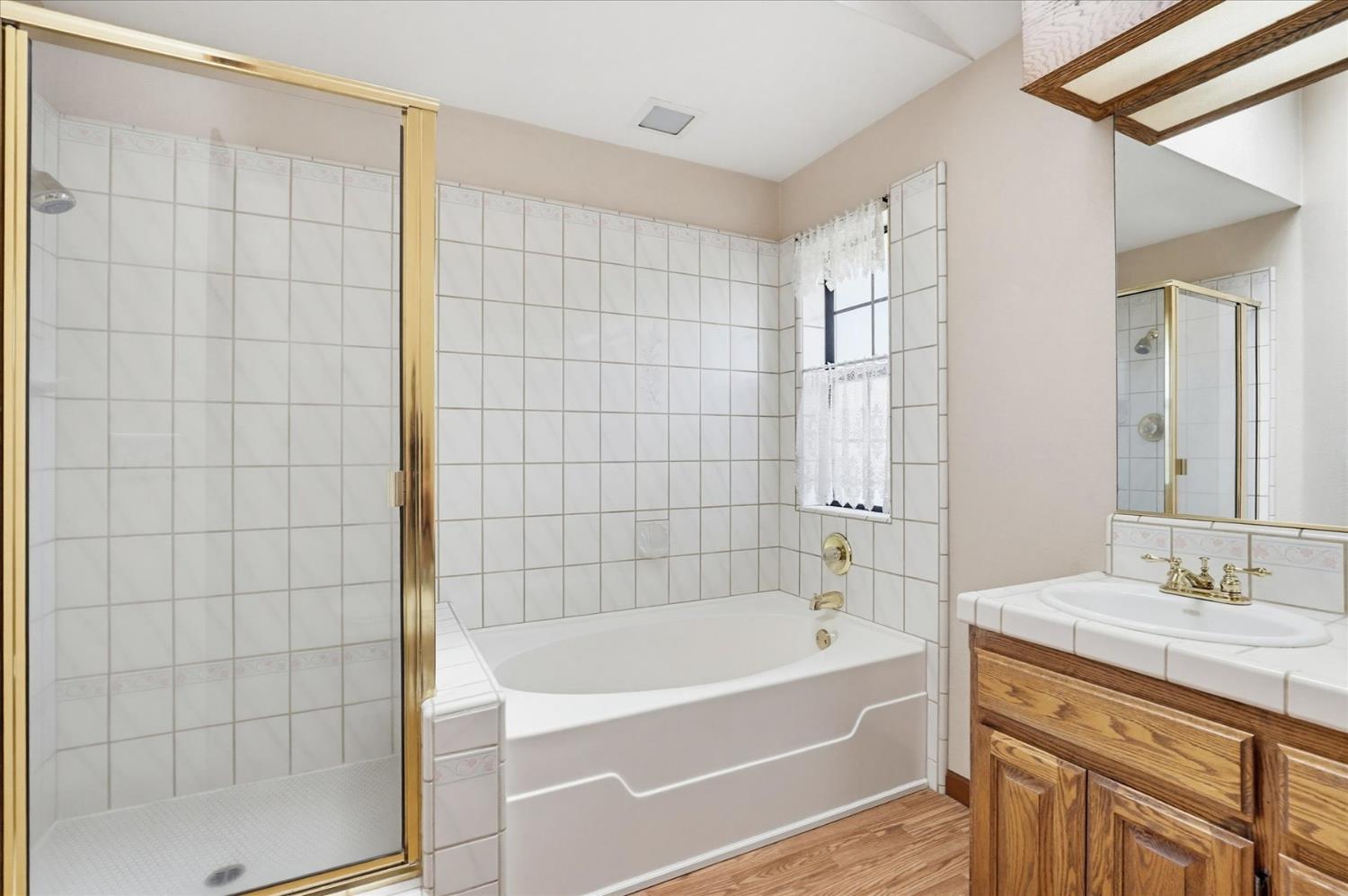 14470 Riva Ridge Circle Auburn, CA 95602 - Photo 40 of 81 Primary bathroom, upstairs
