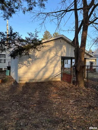 $85,000 | 1800 North Machin Avenue, Peoria, IL 61604