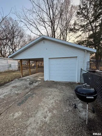 $85,000 | 1800 North Machin Avenue, Peoria, IL 61604