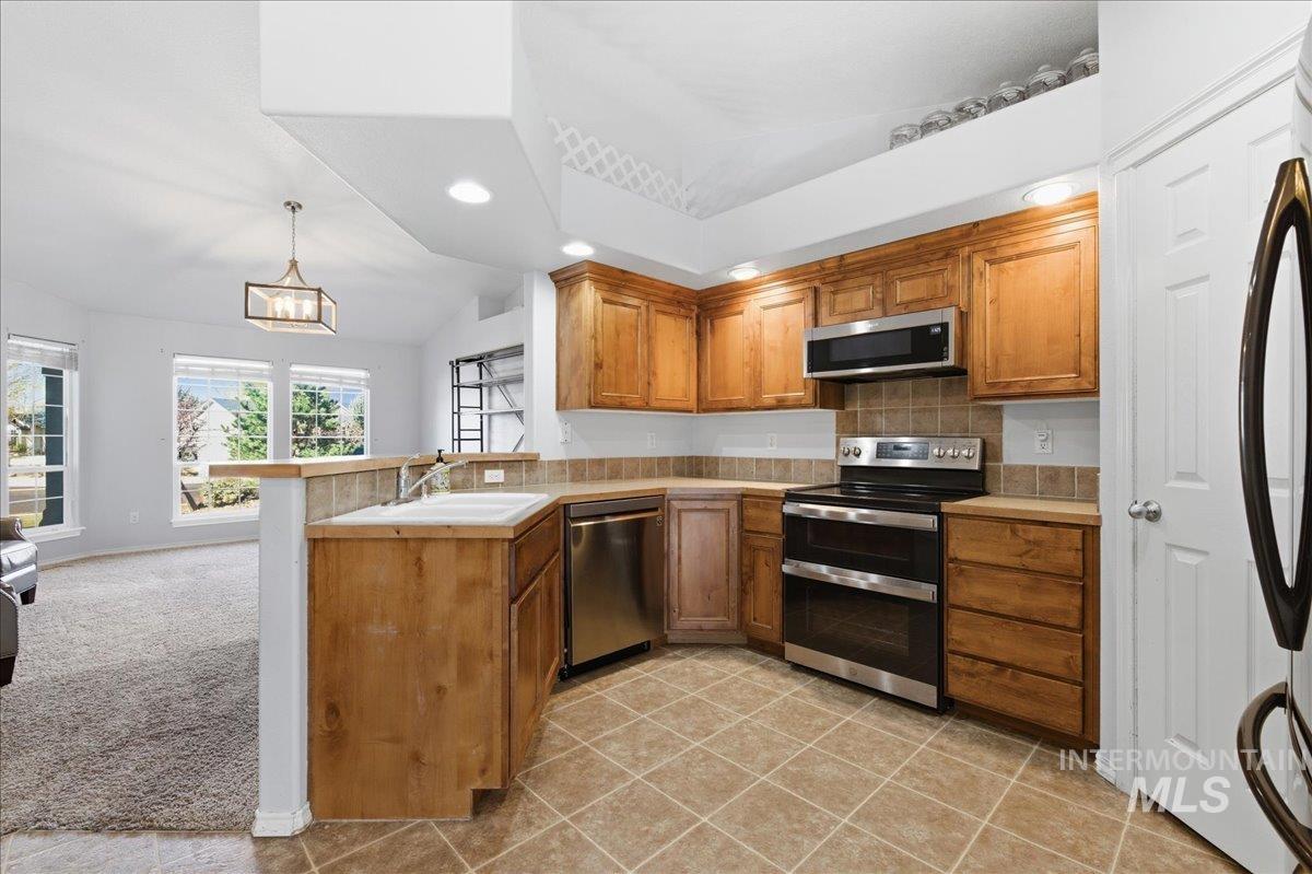 5217 Asbury Way Caldwell, ID 83607 - Photo 7 of 29