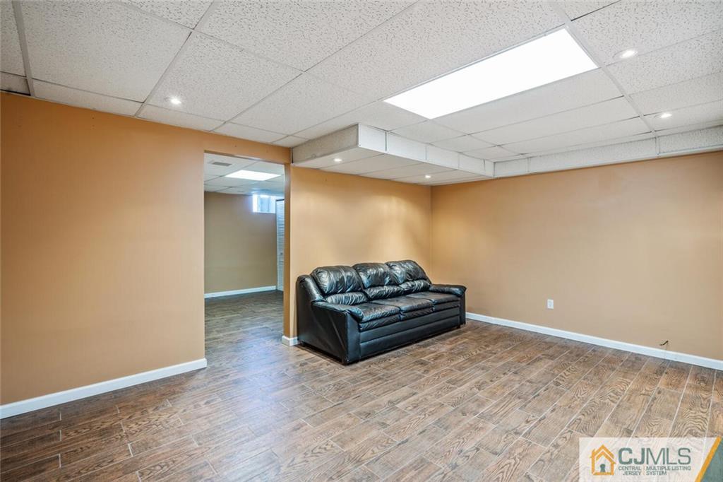 965 Cox Road North Brunswick, NJ 08902 - Photo 21 of 27 Gallery Image 21