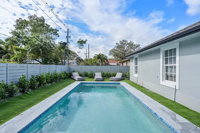 $5,900 | 270 Northwest 41st Street, Miami, FL 33127