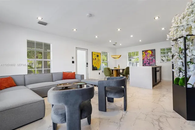 $5,900 | 270 Northwest 41st Street, Miami, FL 33127