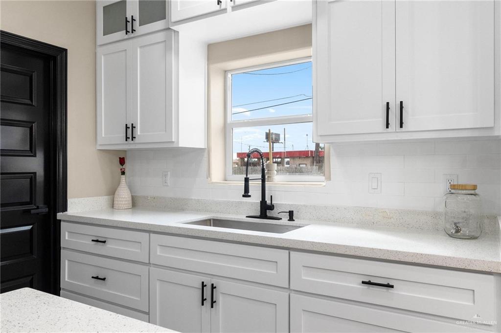 712 East Ricky Crossland Avenue Elsa, TX 78543 - Photo 8 of 27