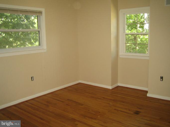 8603 Stonewall Road Manassas, VA 20110 - Photo 16 of 19 3rd Bedroom