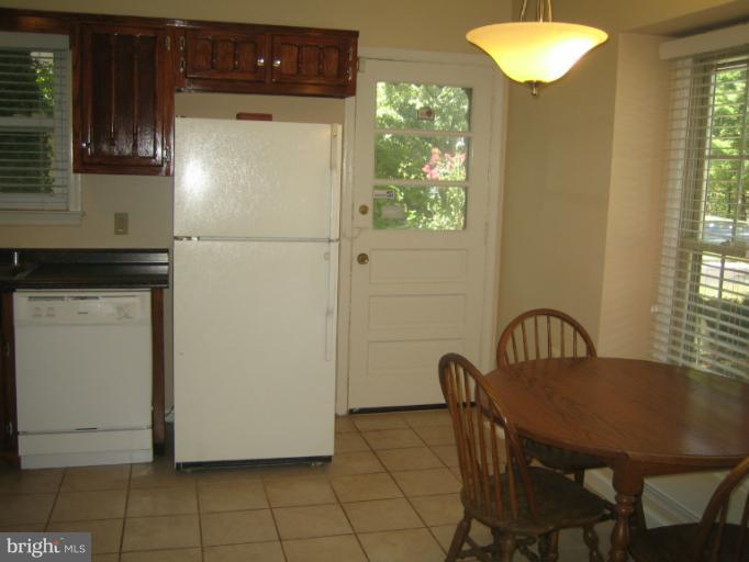 8603 Stonewall Road Manassas, VA 20110 - Photo 10 of 19 Kitchen